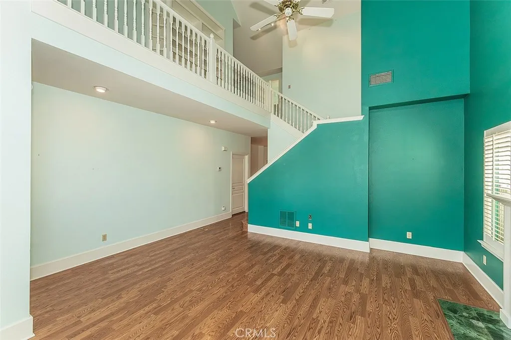 1094 E Monticello Circle, Fresno, California 93720 home-pic-6